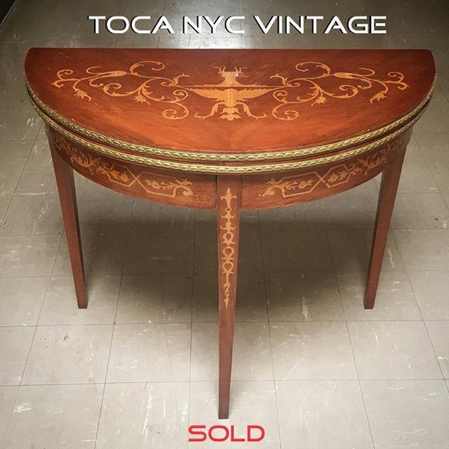 FireLilyVintage's tweet image. SOLD, But email us if you are looking for something specific, we may have it

info@tocanycvintage
@hudsonvalleyantiques

#tocanycvintage #queensvintage #hudsonvalleyantiques #vintagetable #cardtable #inlaywoood #marquetry #italy #happyclient #interiordec… ift.tt/2VcT6ff