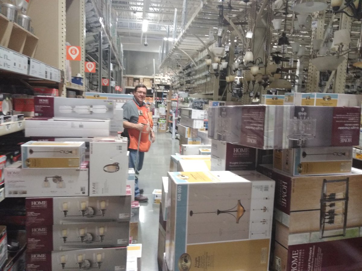 PNWcyclist's tweet image. Overhead Organization in D27.
Everything dropped, worked &amp;amp; striped🦓 back into the overheads.🔌📦⚡ #THD4020 #D289 #OverheadOrganization #Instock123 @HomeDepot @kristeenbullock @TedLucht @ORANGEoregonian @DerekLarsenHD @HectorAPadilla @MET_THD4020 @MollyBFields @CliffDaniels8