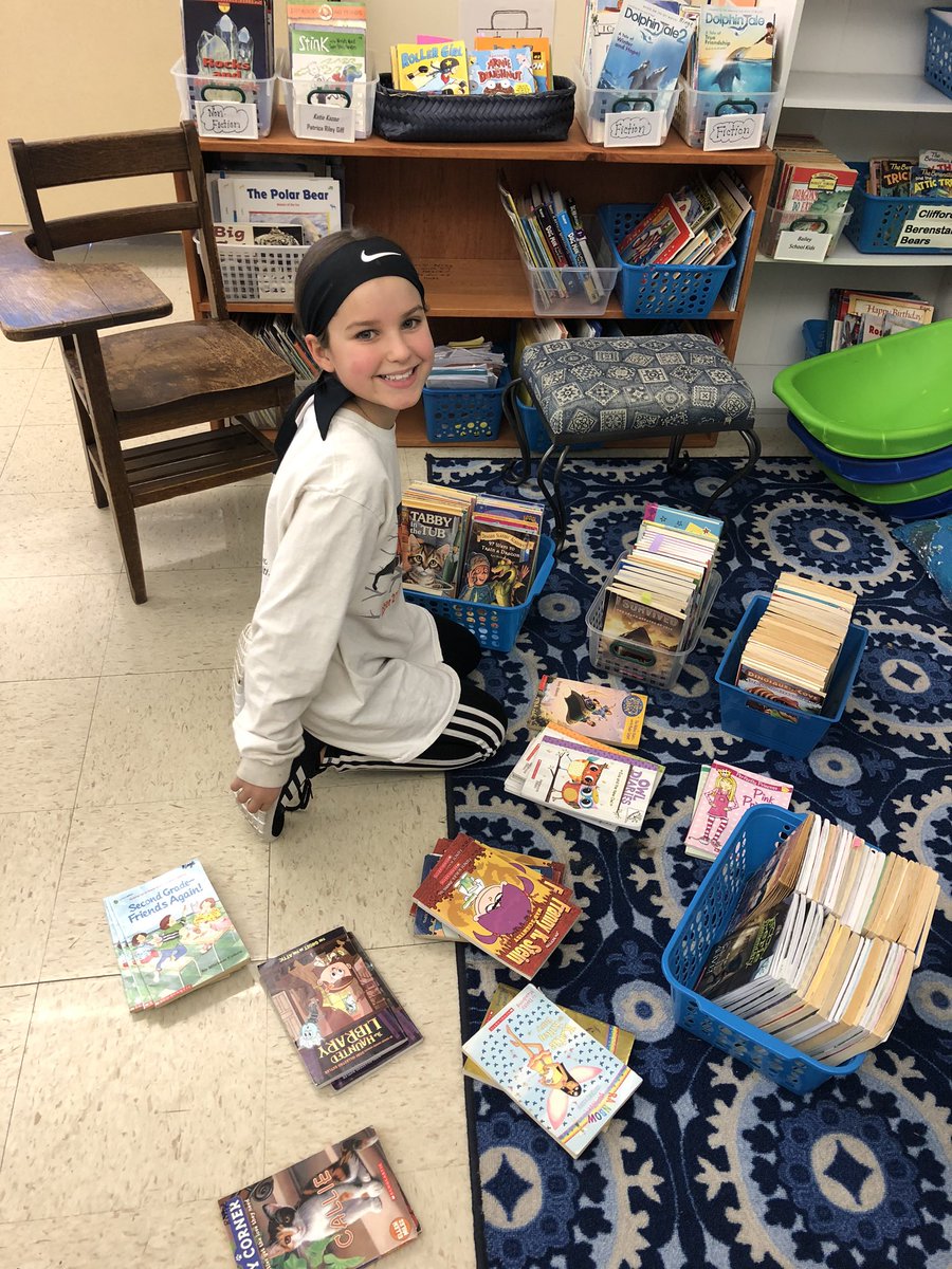 laurie_ringe's tweet image. The way you feel when a former student buys a “help a teacher” pass and picks to help you❤️ #sograteful #alwaysinmyheart #organizedlibrary 📚📚📚😁