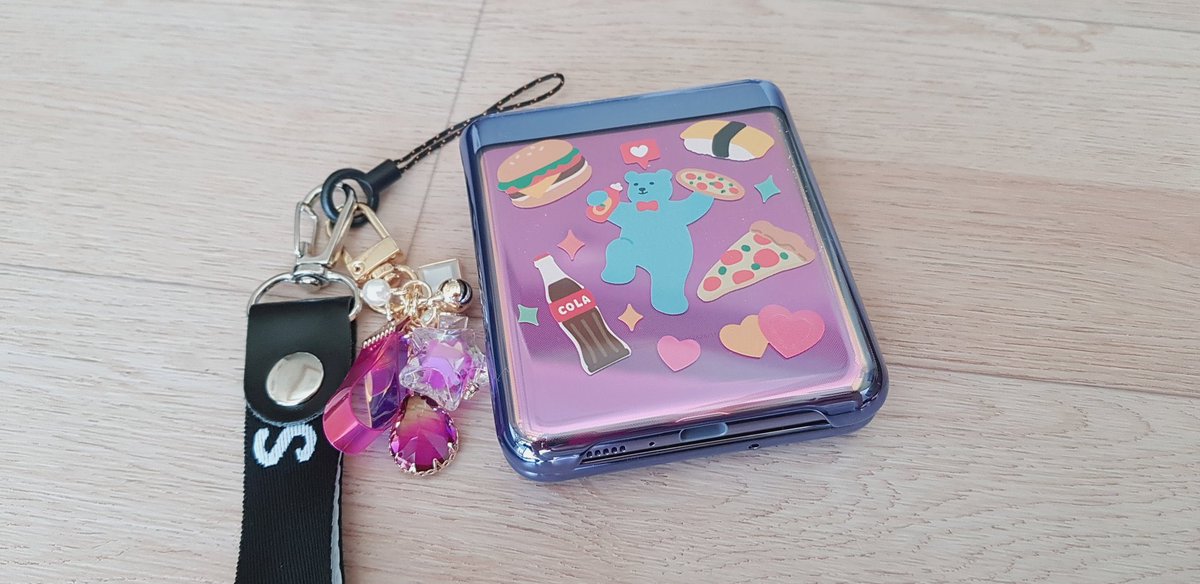 แก z flip มันน่ารักม้ากกกกก 🥺💕🌈✨