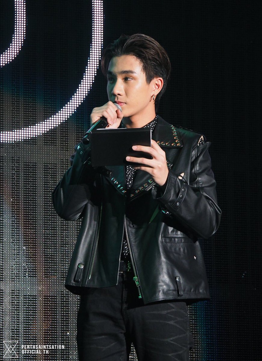 PS_OfficialTH's tweet photo. ถ้าใจเราบอกว่าเป็นรูปคู่ก็คือรูปคู่ค่ะ

#เจอแบบจางๆ
#PerthSaintSation 
 #LINETVAWARDS2020 https://t.co/1QuhD7UZU2