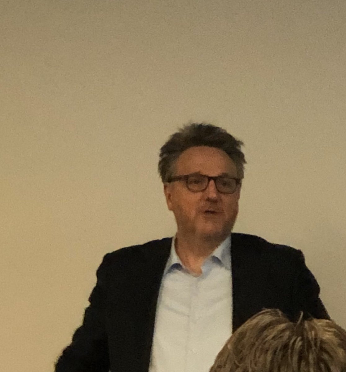 A3Wi's tweet photo. @DeHanze netwerkontbijt met Gastspreker Joël De Ceulaer over zijn boek Hoera! De democratie is niet perfect 
#DeHanze https://t.co/3dpbu2rkqi