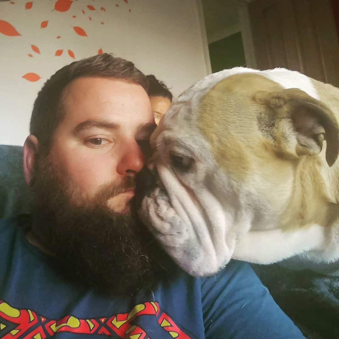 tbbclub's tweet photo. #Furrsday Rod Walker of Hull, E Yorks with #Maui #dog #furr #englishbulldogs #beards #onemanandhisdog #onedogandhisbeard #beardsbestfriend #New TBBClubman
Rod: "I started growing my beard 10 years ago, but for the last year I've been letting it grow and just managing the shape." https://t.co/kA6fQ9Tqur