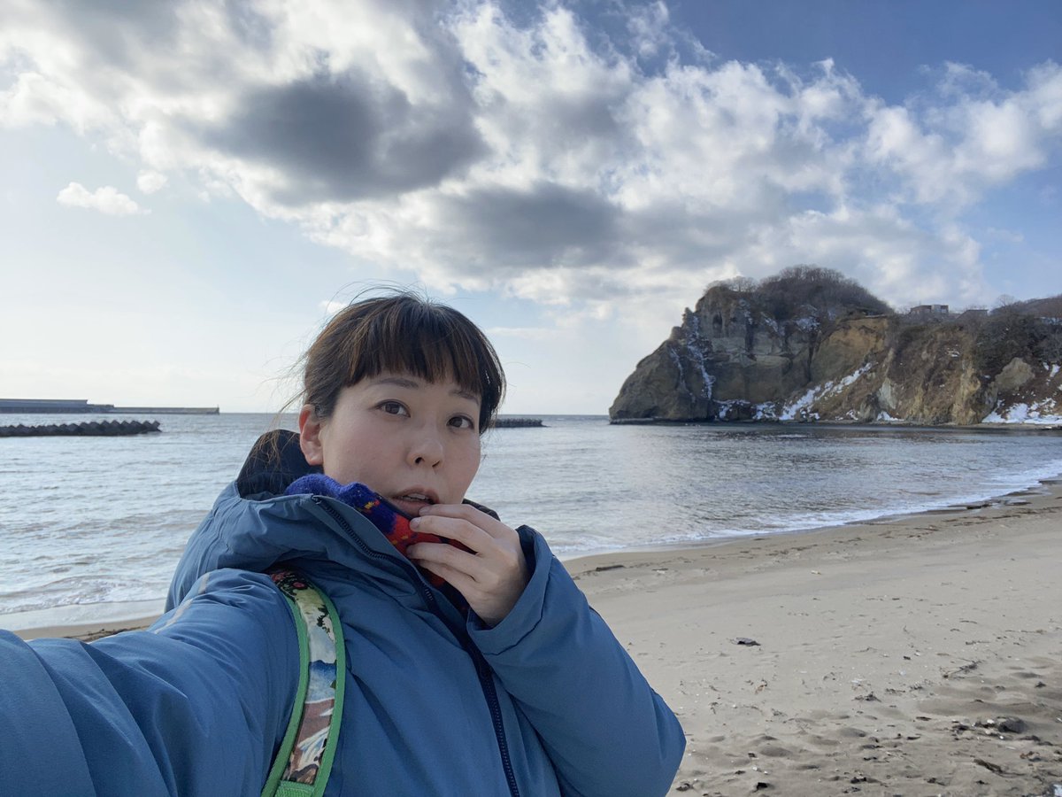 冬の海におびえる私 
