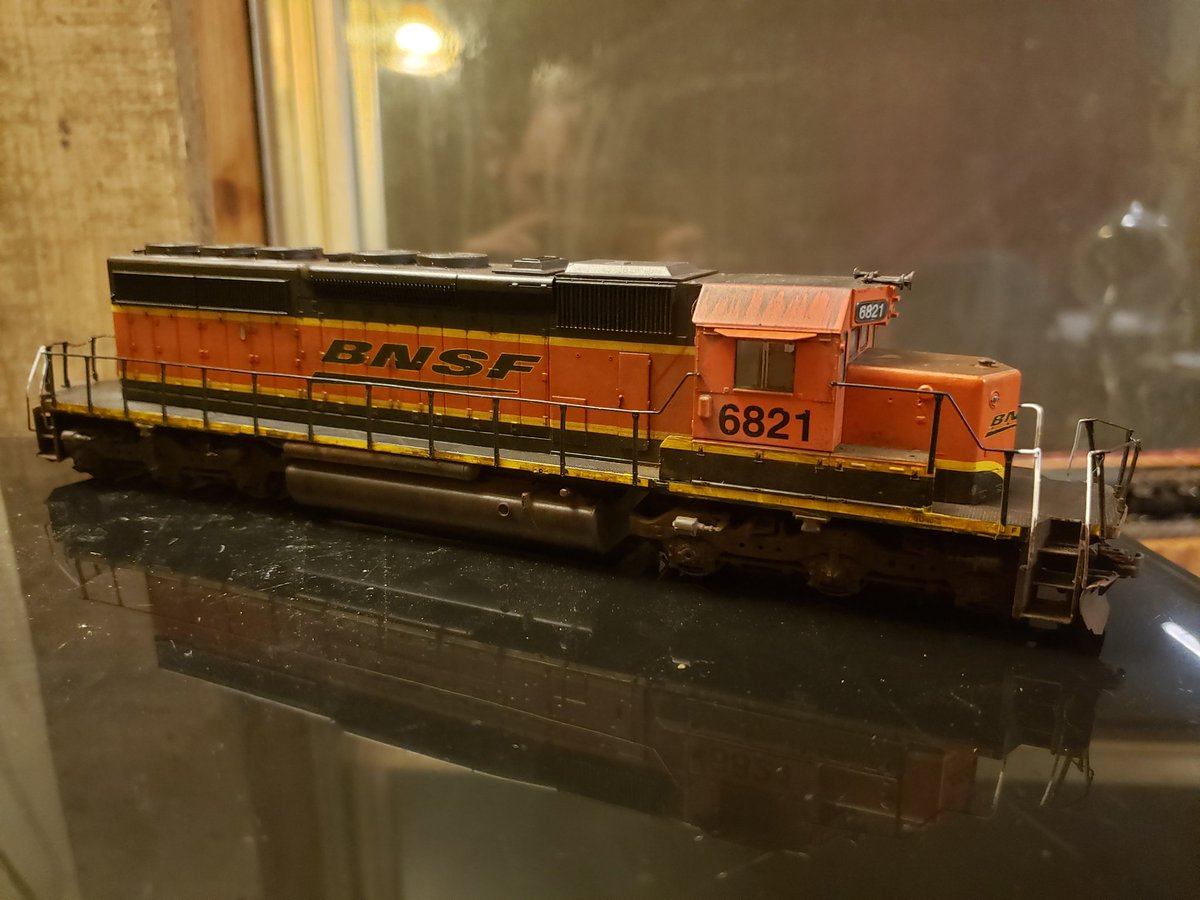 touch_model's tweet photo. Completed the #weathering on this awesome Scale Trains model. The inspiration was done from looking at a variety of prototype photos. @BNSFRailway @ModelRRAcademy @MRVideoPlus #trains https://t.co/XNCtqqOSwR