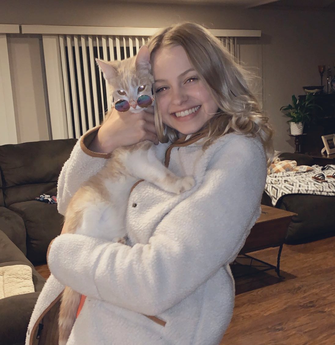 _kittykenz's tweet image. my cats hate me, but this is out of pure LOVE