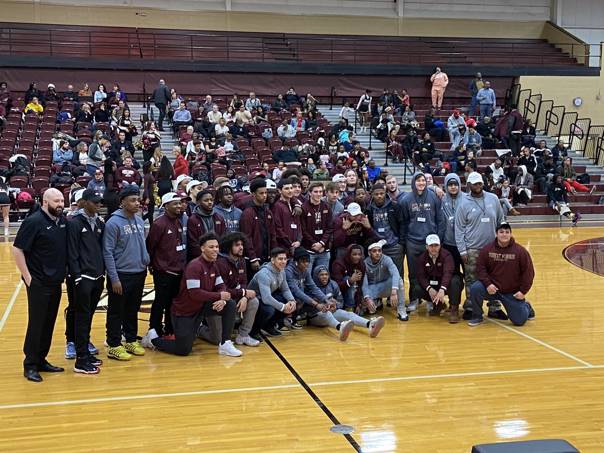 Lundsanity51's tweet photo. Our 2020 Recruiting class for @RMUFB in the house for senior night for @rmumbb ! We have great talent and ability that we are looking forward to shaping and bringing the best out of! #OnTheRise #BeTheStandard https://t.co/PRQyh3U0q6