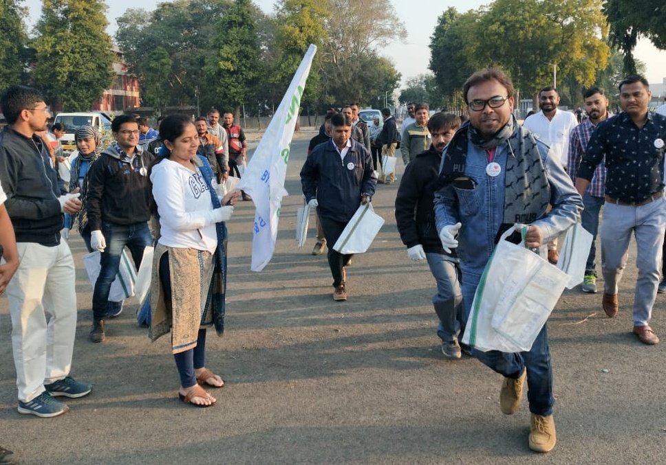 IndiaIsPlogging's tweet photo. जंग गंदगी से, जिंदगी के लिये।
नये भारत के लिए।
On Mission - Litter Free 🌍
Project #PcanV #CHAL #चल
#PLOGG #CLOGG #Earthkids
@IITianPLOGGer
@AmitShahOffice @GandhinagarMC @mayorritapatel @vnehra @ibijalpatel @BijalPatelOffc @ADevvrat @vijayrupanibjp https://t.co/vSygn6s04h