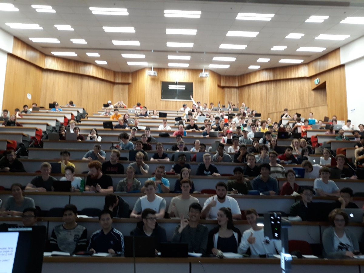 AdrianMcNZ's tweet photo. Photo10: Photo of the #PHYS101 drop-in class. 150 odd students turning up to an optional class from 5-6pm. @UCNZ students are awesome! https://t.co/oReHDFdlsO