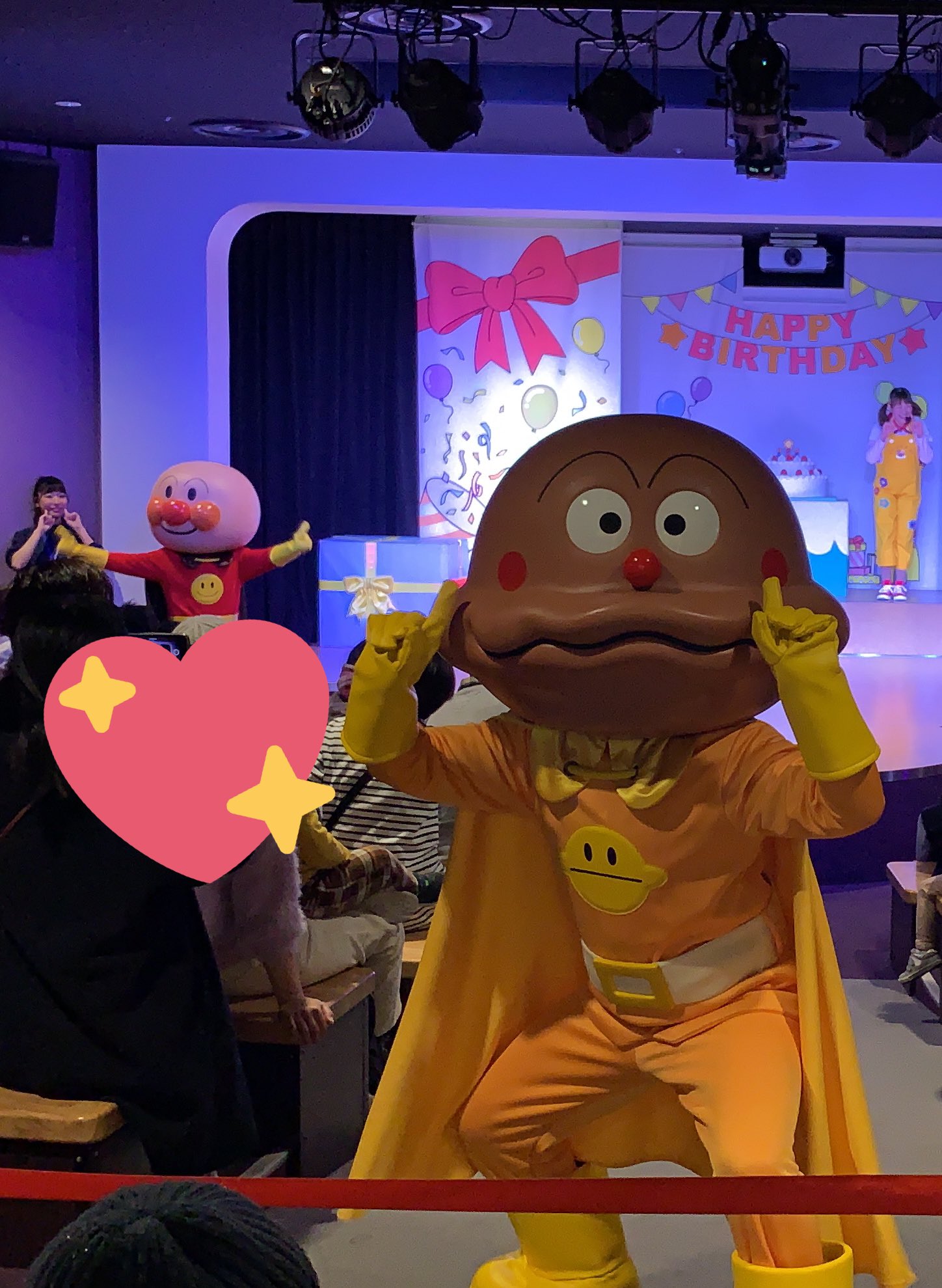 あかしのみや お誕生日会は 昨日と同じくカレーパン いつから甘い男になったんだ 違う T Co Wgfz6v3e3s Twitter