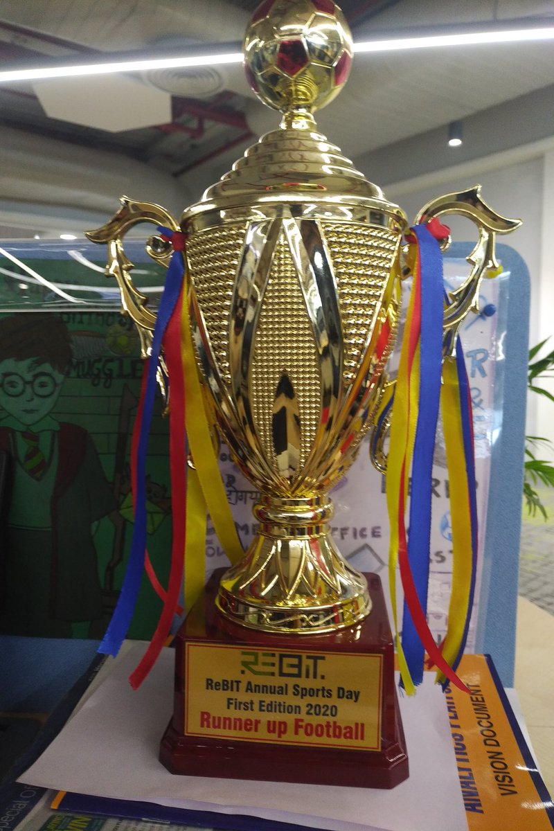 OldWonk's tweet photo. Closing this thread with these pics from our #Football β½ finals! Didn't make it to the top finish but proud of the way we gave it our everything right till the last minute! To bigger trophies next year! @ReserveBankIT #SportsDay #LifeAtReBIT #WhatChampionsAreMadeOff β¨πβ¨ https://t.co/8ikcJvdMO5