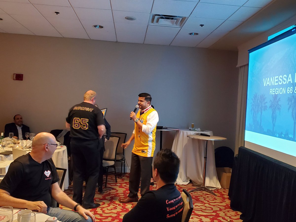 MhoangCVS's tweet photo. Vik did an Amazing job as our MC for the night #HiddenTalents #2020LeadershipSummit #MightyDivision9 #Engaged #FUN https://t.co/OuxHoJJrUt