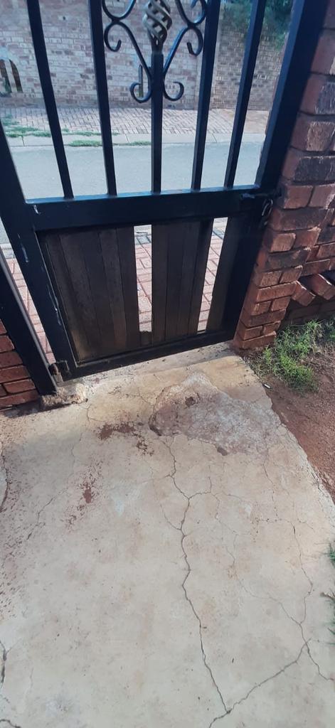 EnochLeayaSegop's tweet photo. @akreana_ Before Pics and After Pics....

We always grinding to put the food on the table...

Thank you for the support Thabiso, we appreciate your support and God bless you...

#ProgresticMetalWorks https://t.co/VjoBITUoKK