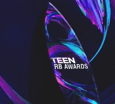 27.12.19 —— # TeenRB19

—Después de haber asistido a los premios juveniles junto a su familia, donde cabía resaltar había ganado uno por última vez, René regresa a casa para comer en familia celebrando los premios ganados y dándose buena vibra para la gala de los RemmyBs.—