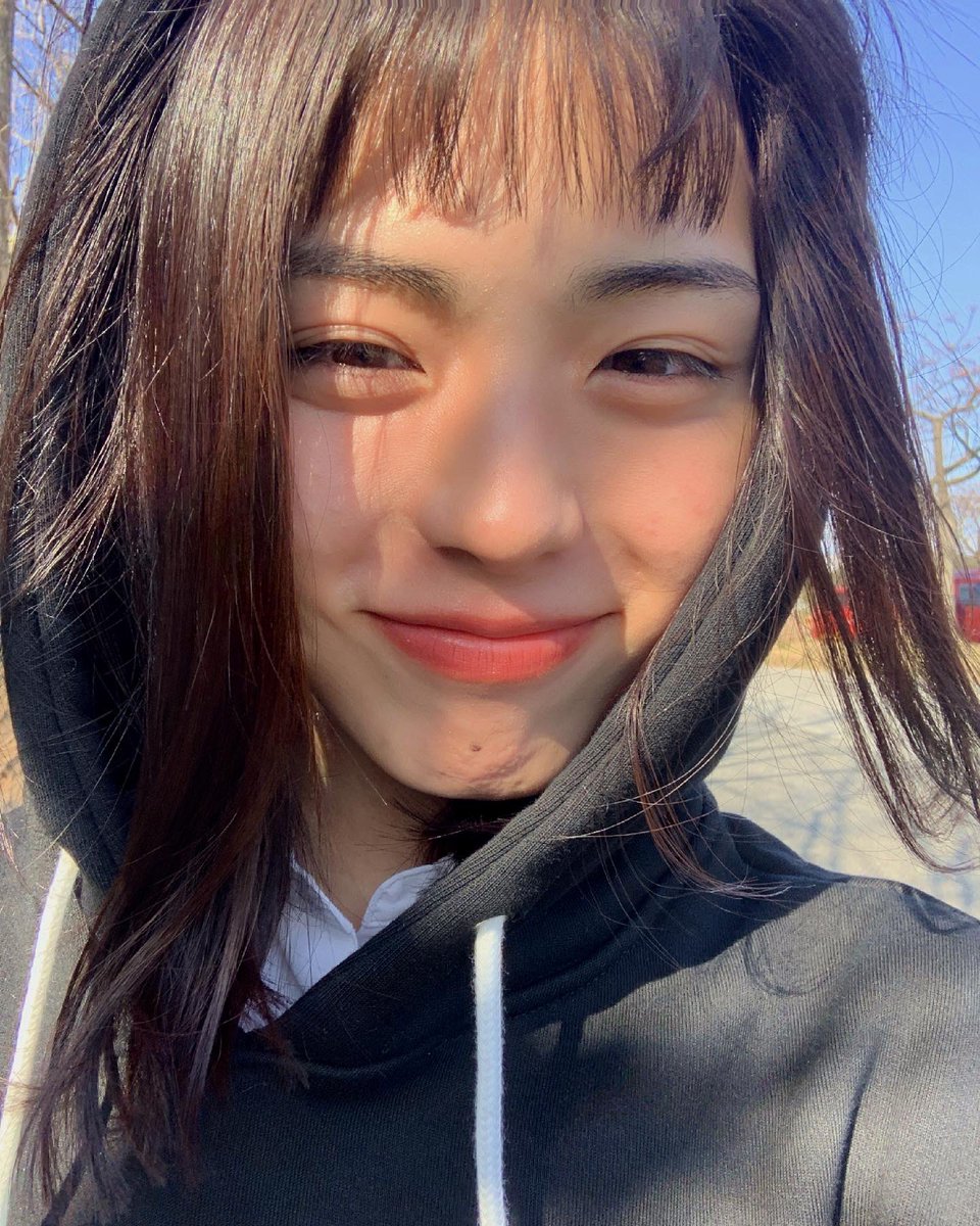 井手上漠 てへへ えへへ オン眉パーカー高校生 井手上漠 てへへ えへへ オン眉パーカー高校生