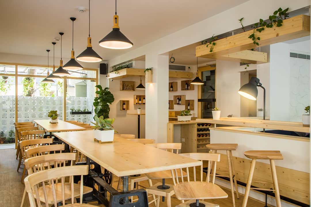 bpbmumbai's tweet photo. 🌟Morning! Here's a look inside Perch which launches in Bandra on Feb 23, with amazing cocktails, an Affogato Bar, a grilled cheese sandwich counter and an al fresco section where you can bring your pets. 12, Union Park, opposite Hakim Alim's. #NewOpeningAlert | @PerchInDelhi🌟 https://t.co/wlYBjiKUhF
