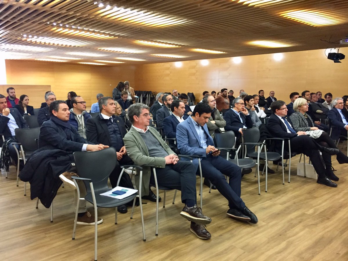 OEI_SmartCities's tweet photo. “Tecnologia i dades per al futur de les ciutats” a càrrec Del col.laborador @iesebschool amb @CCFarre https://t.co/VeKigoOmlT