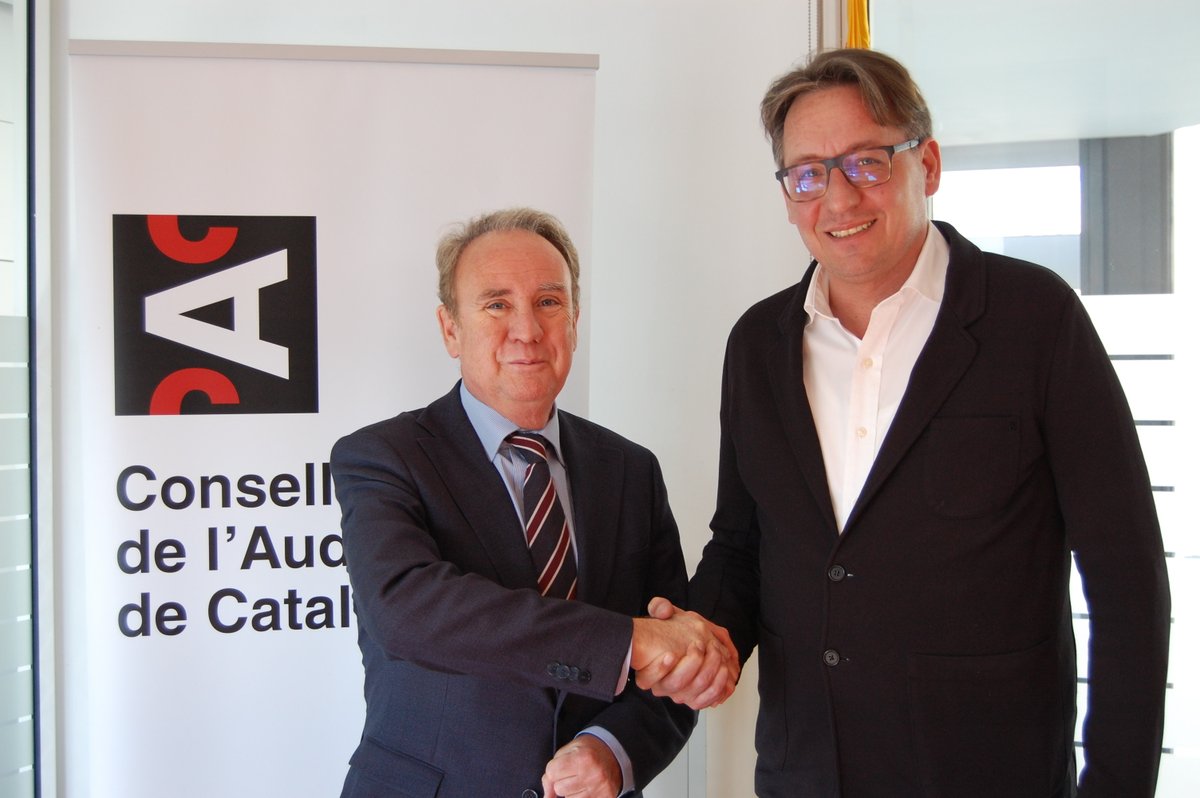 Consell_Audio's tweet photo. Roger Loppacher, president of @Consell_Audio and from the Mediterranean regulator network #RIRM, met with Josic Popovac, president of the Croatian regulator Agencija za Elelektronicke Medije, and vice-president of #RIRM in #Barcelona to prepare for the next #RIRM meetings https://t.co/JqAxUwD4le