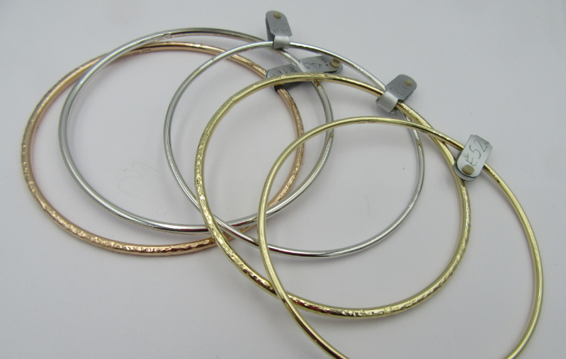 rhwdublin's tweet photo. We love this collection of 9k handmade rose , white and yellow gold slave bangles from @carolclarkejewellery in the Royal Hibernian Way. Priced between €450 and €1000, choose between a variety of weight and finishes to find the perfect bangle for you. https://t.co/jDMTBIlxYd
