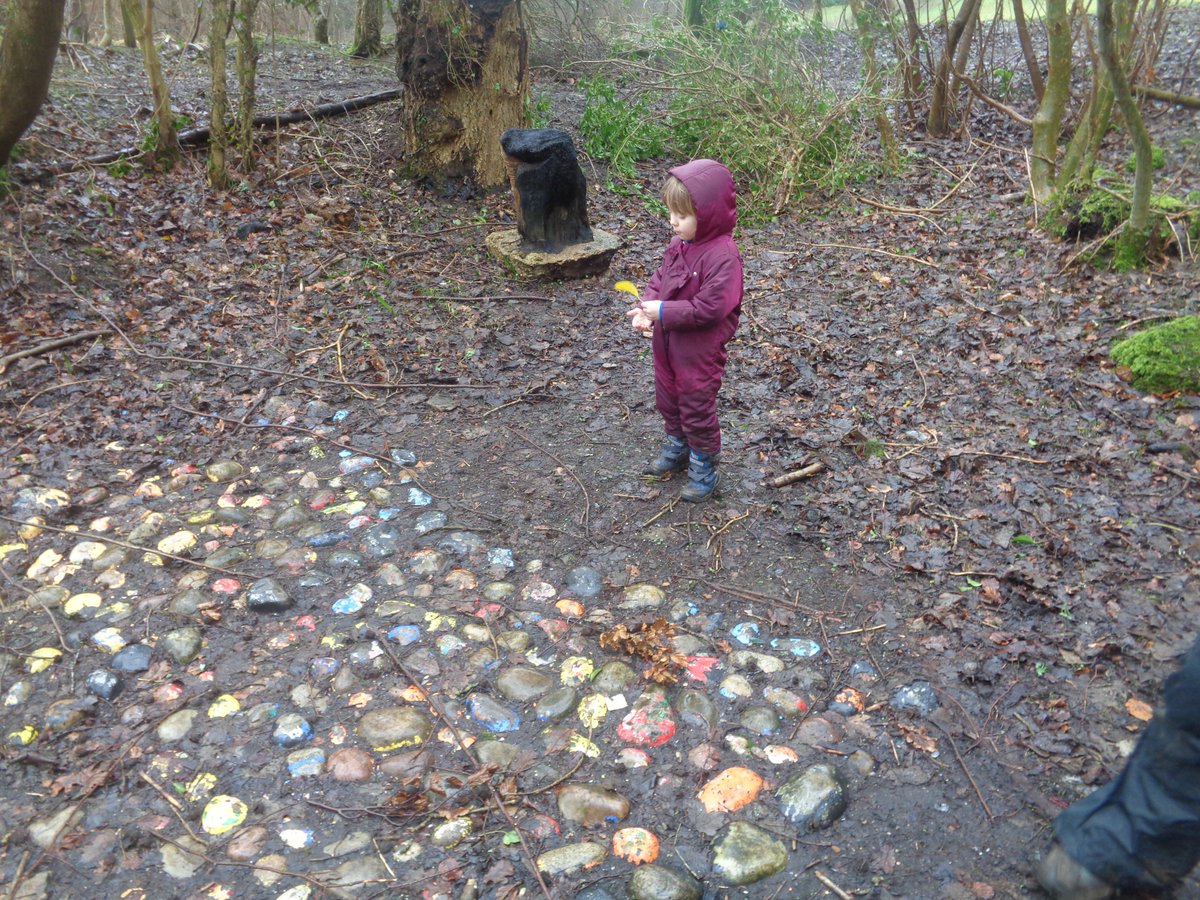 IsobelMairFC's tweet photo. Out again in the afternoon for more forest fun #outdoorlearning #forestvisit https://t.co/jB1UwKMGhg
