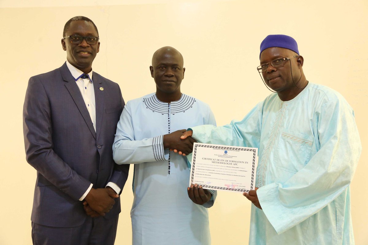 ISEP_Thies's tweet photo. @UcadEnsetp a certifié les responsables de métier de l'ISEP-Thiès, en qualité de Méthodologue #APC, suite à une #formation pour la conduite et l'implantation des programmes de formation selon l'ingénierie pédagogique de l'Approche par compétence.
#isepthies #Senegal #risep https://t.co/1dqD5ccxxW