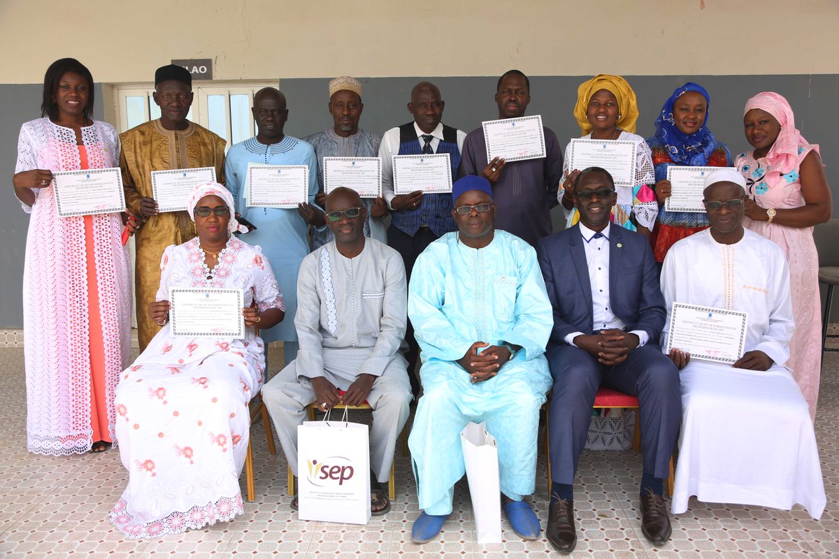 ISEP_Thies's tweet photo. @UcadEnsetp a certifié les responsables de métier de l'ISEP-Thiès, en qualité de Méthodologue #APC, suite à une #formation pour la conduite et l'implantation des programmes de formation selon l'ingénierie pédagogique de l'Approche par compétence.
#isepthies #Senegal #risep https://t.co/1dqD5ccxxW