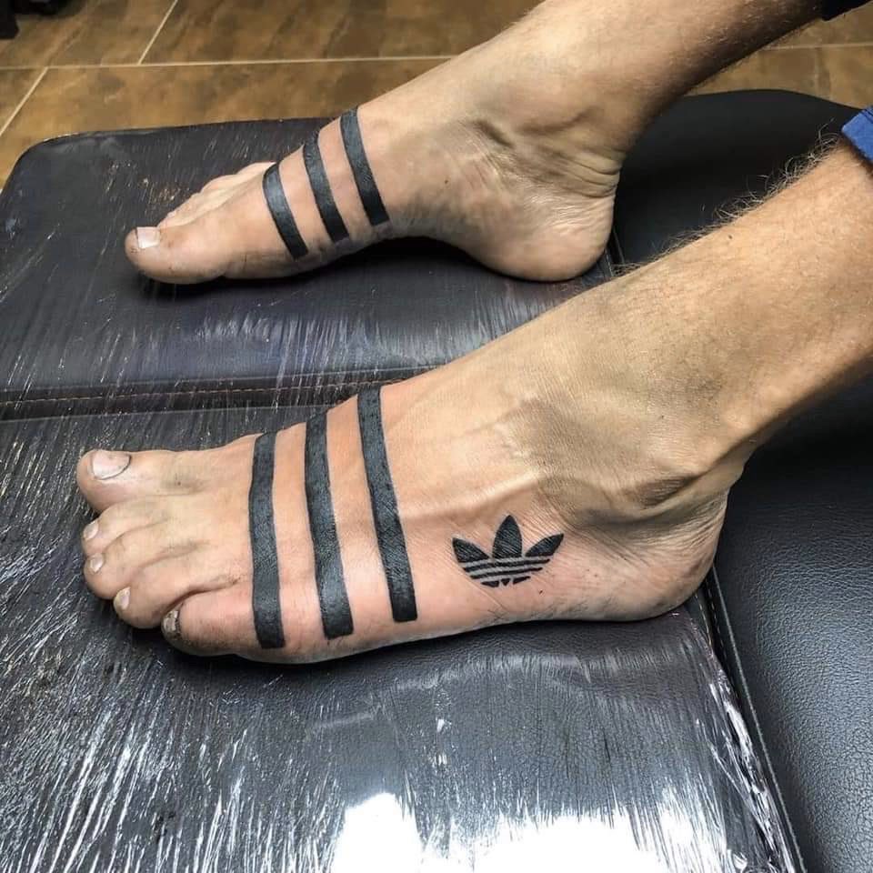 Набить тату адидас