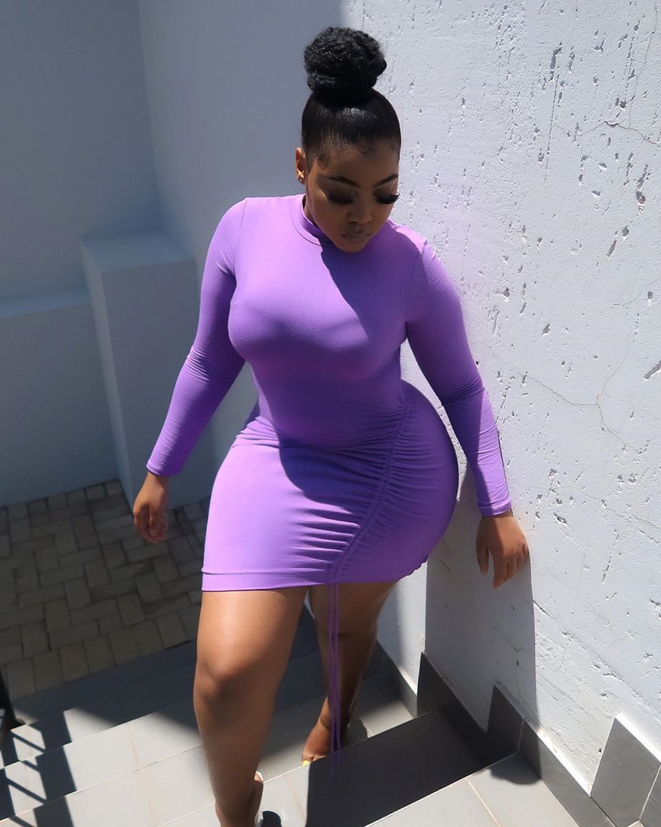 lethabo_lejoyza's tweet photo. #Asijole Her Majesty, The Queen👑 Her  Royal Highness as she glows and brings #Lituations💡 into the darkness😜👌 #HappyBirthdayRihanna #SONADEBATE2020 #ThursdayMotivation #ThursdayWisdom https://t.co/ZHIjTLkIZG