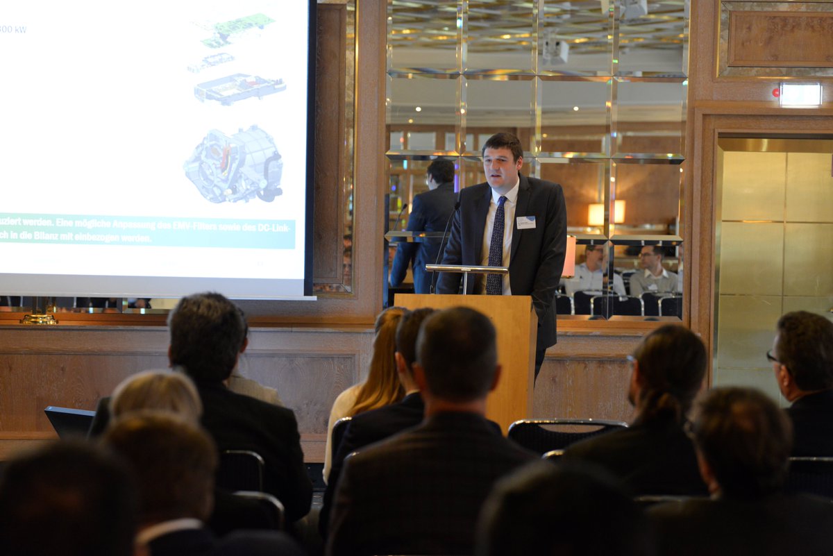 werkstoffplus's tweet photo. In Parallelsessions ging es mit spannenden Vorträgen zu Innovativen #Leichtbaulösungen sowie #Werkstofflösungen weiter: @EDAG #FischerHydroforming, #Fraunhofer @Daimler #NovelisDeutschland @Uni_Stuttgart #ValeoSiemenseAutomotive @DLR_Stuttgart 🚗 https://t.co/Pz6u9Njlcp