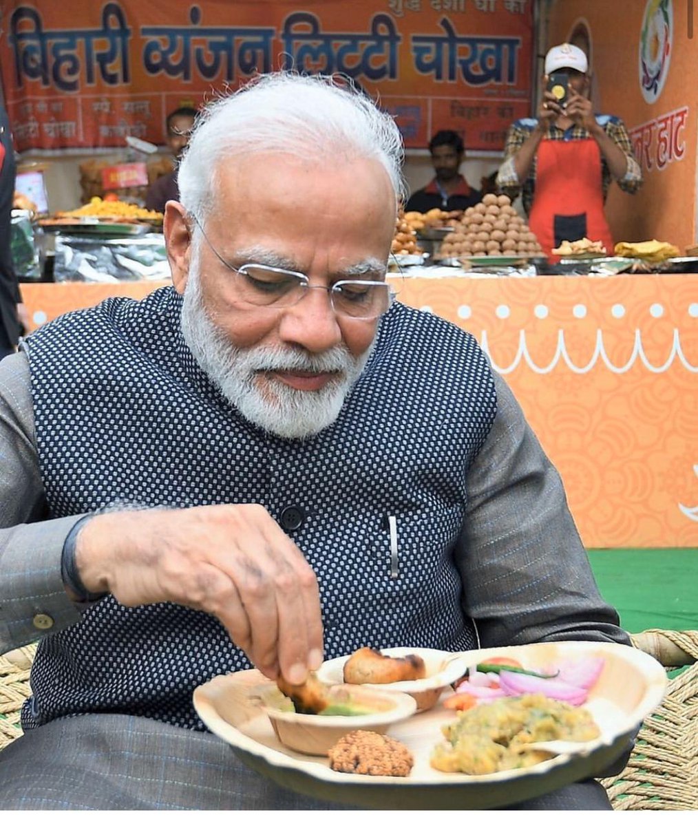 In this image our Prime Minister is seen enjoying LittiChoka in a plate made out of areca leaves. Cheers to the organizers #HunarHaat event &amp; our Prime Minister of taking the effort to make the event Eco-Friendly &amp; sending out a message to care for the environment. Jai Hind.