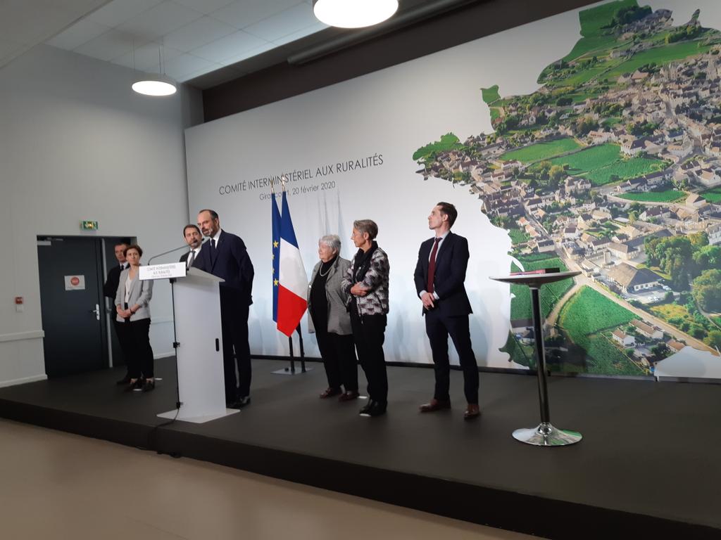 icisudlorraine's tweet photo. Dans le cadre du comité interministériel aux ruralités à Girancourt dans les #Vosges @EPhilippePM annonce le cofinancement et la réouverture de la ligne #SNCF Épinal-Saint Dié. https://t.co/8zaHGY2ZJ8