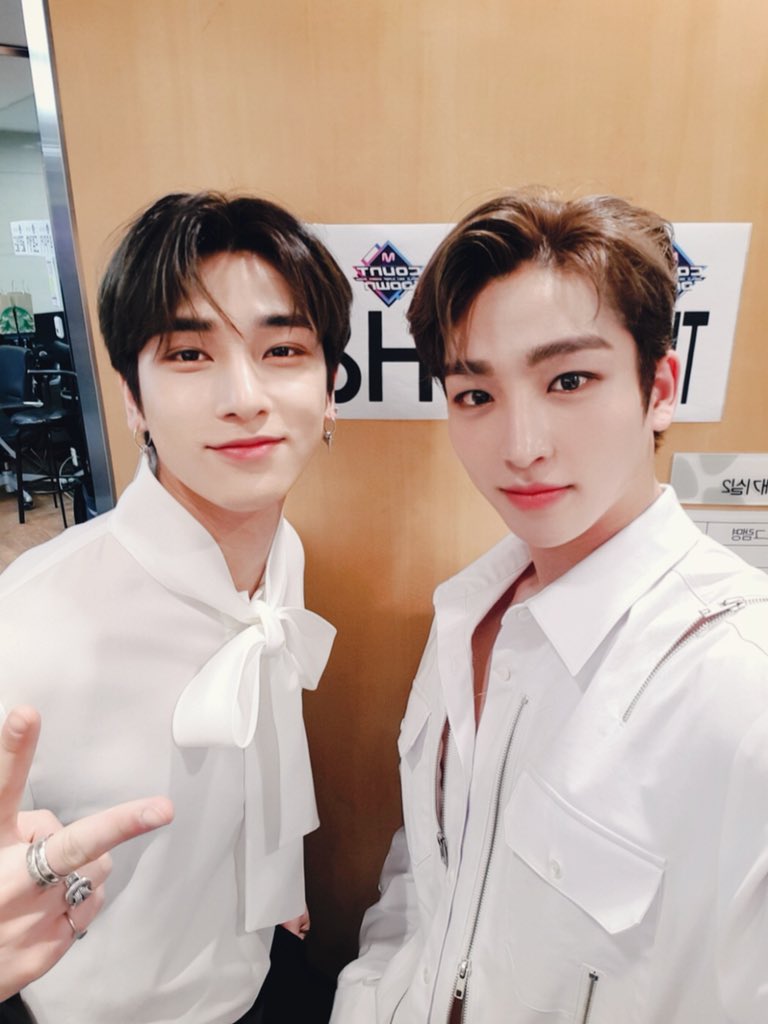 gyulbby's tweet photo. I CAME BACK TO SAY DEOBITS WE STAY WINNING!!! OMG SANGYEON AND HANGYUL AAAAAAAAAAA https://t.co/UF8pItjPQu