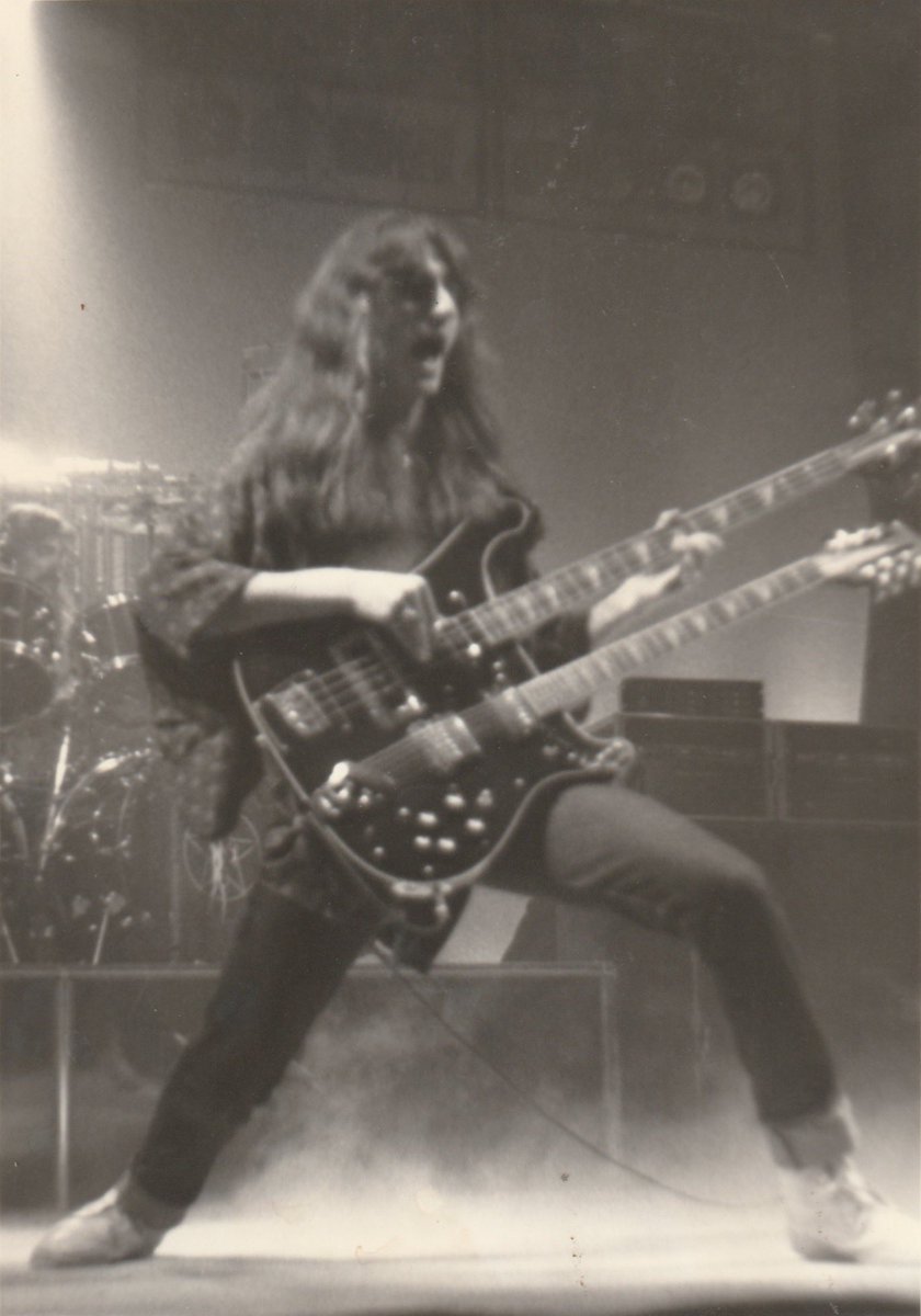vivien2112's tweet photo. A memo to a higher office
Open letter to the powers that be
To a god, a king, a head of state
A captain of industry
To the movers and the shakers
Can’t everybody see?

It ought to be Second Nature...
#RIPNeilPeart 🌹

Happy Triumvirate Thursday #Rushfamily @RushFamTourneys https://t.co/NUR2NEh7YK