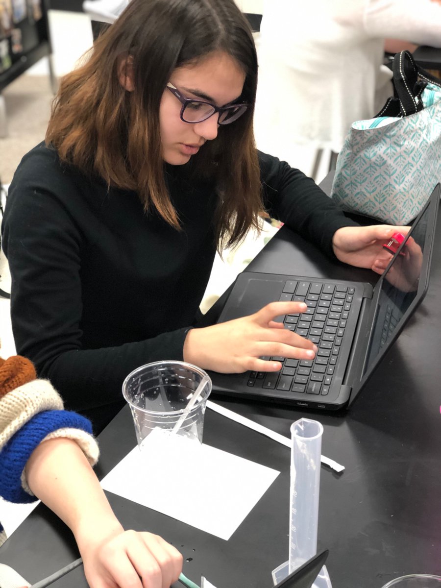 thurston_mrs's tweet photo. This week in 7th grade we investigated the impact exercise has on CO2 production!! It was “breath” taking!! #handsonlearning #inquirybasedlearning #scienceisfun https://t.co/ZH8U3i63nE