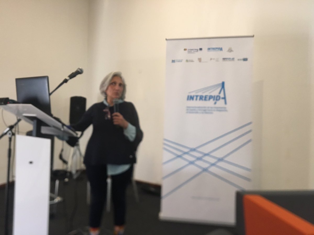 INTREPIDA_F3C's tweet photo. Intervenciones cortas, pero muy claras y provechosas. Este es el éxito del IV foro @INTREPIDA_F3C  en #Évora. Tras Ana Leitão, de Àgua Mole, el fundador de City Check, Tomás Caeiro, diserta sobre pensamiento creativo aplicado a la empresa. @poctep @FunTresCulturas https://t.co/peQiggNvMm