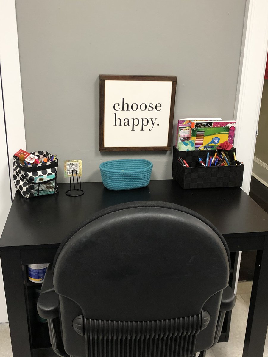 jillwolfe911's tweet photo. Office affirmations—#comein #illremindyouwhoyouare https://t.co/YrkJLbj171
