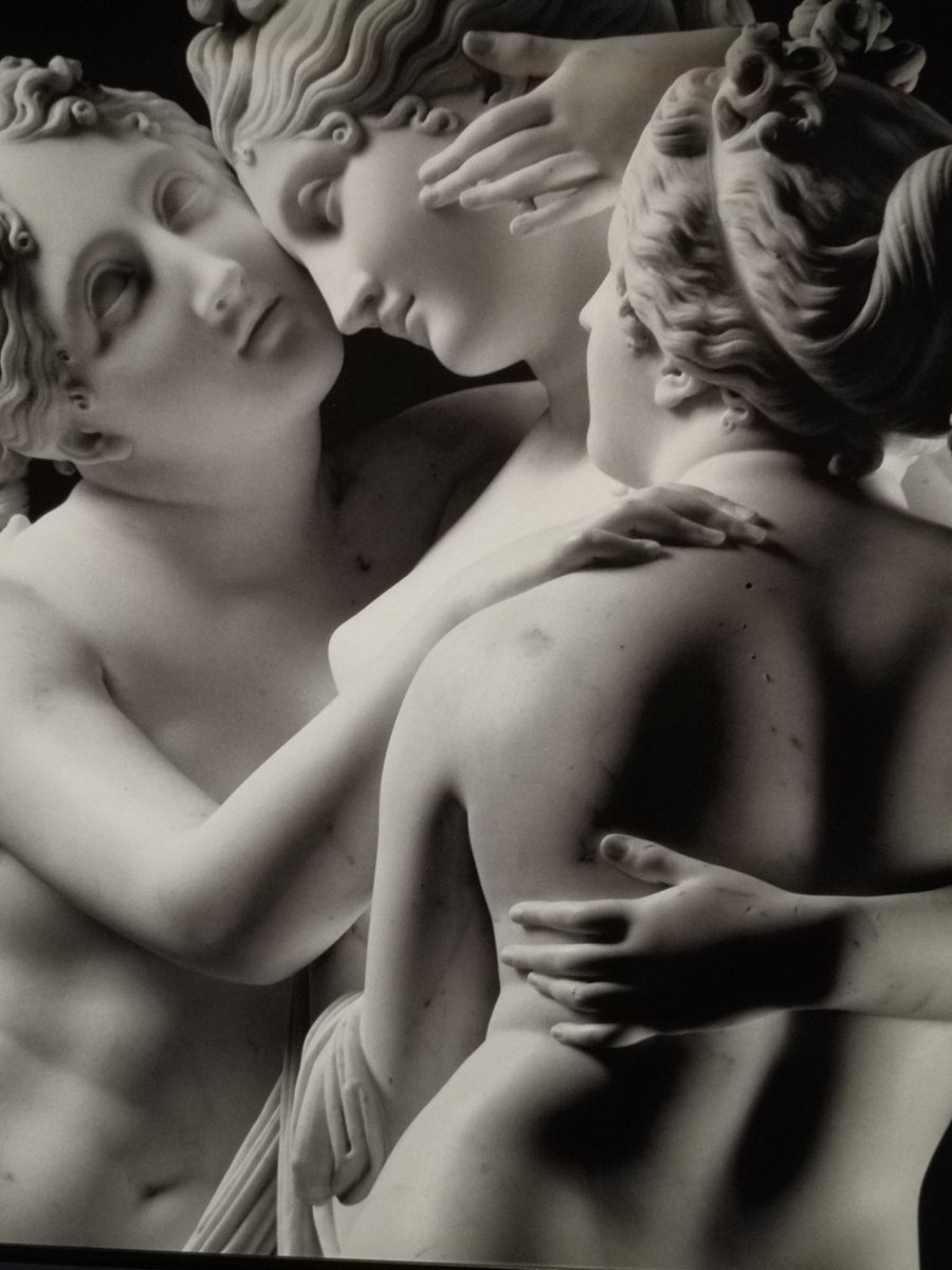 All'interno della mostra che il museo di Roma Palazzo Braschi dedica a #Canova anche gli scatti di #MimmoJodice - le immaginazione del presente