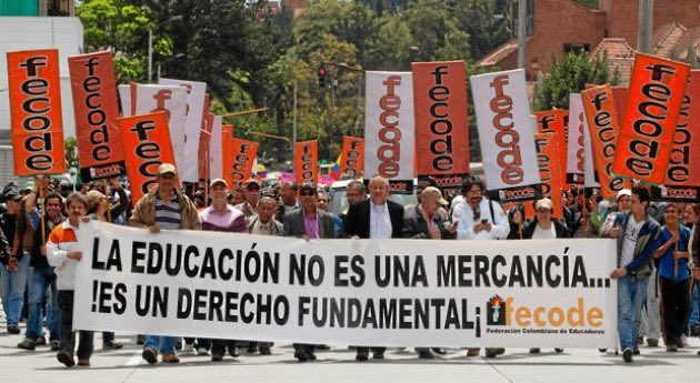 carlopezortiz's tweet photo. La educación no es una mercancía, es un Derecho Fundamental.
#ParoNacional
#ParodeProfesores
#ParoDeFecode
#Fecode https://t.co/vQ0Tc41wZD