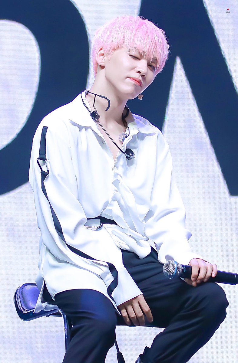 ME_U_ONF's tweet photo. 191007 쇼케이스 🎈

그리운 핑크머리•• 🥺💗

#Ü토 #U #YUTO #水口裕斗 #유 #유토 #ONF #ONOFF #온앤오프 #Whyuto @WM_ONOFF https://t.co/cDRrhZmkgi