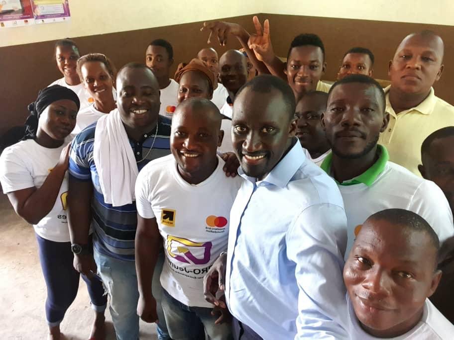 abdu_cisse's tweet photo. #PROJeunes
Lors du lancement à Port-bouet, j’ai profité de l’occasion pour annoncer que j’accompagnerai les 6 meilleurs jeunes de cette première vague de formation dans la mise en œuvre de leurs projets.
#Formation #Entrepreneuriat #Jeunes @RESCUEorg @pro_jeunes https://t.co/pFTXgDkEW0