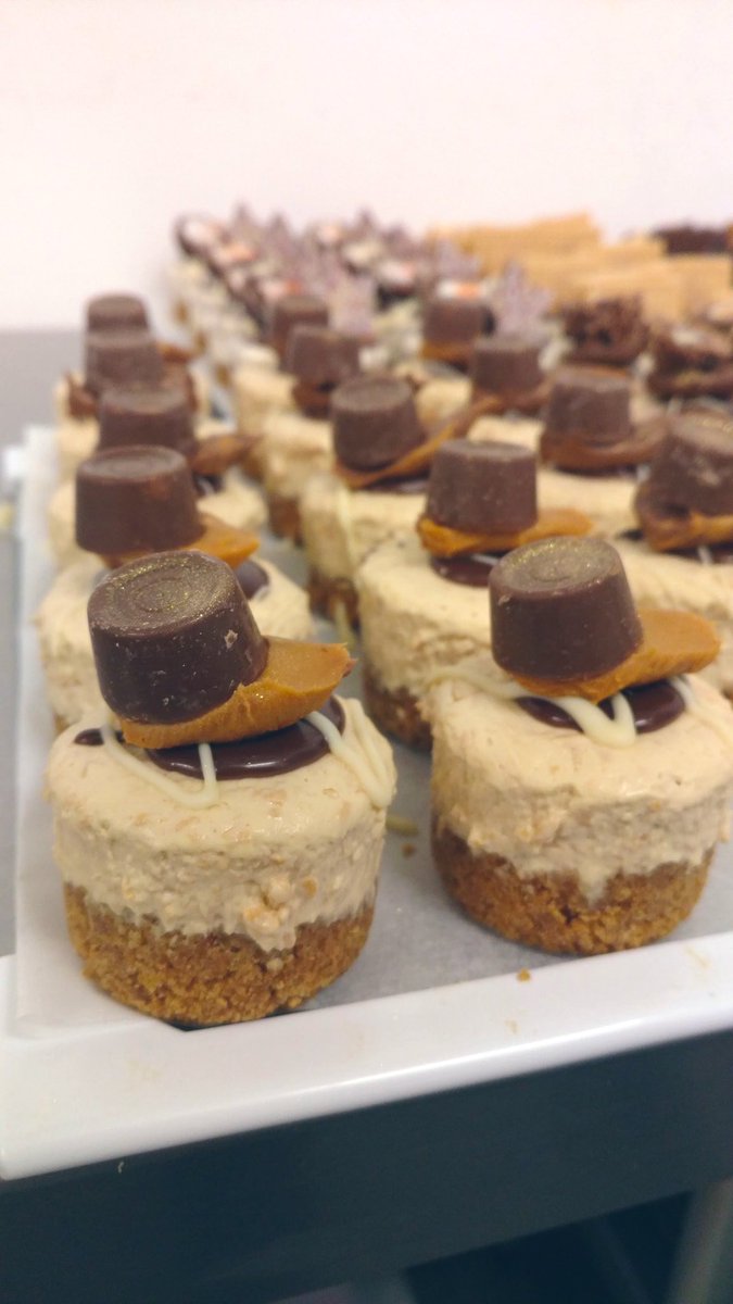 RenegadeVicky's tweet photo. HUGE @BigThanksLeeds to the epic @SweetBbyCheezus! Probably the hardest working people EVER! Their Cheesecakes are to die for and they’re making everyone in Leeds happy in their bellies and sooullll!

Check them out and maybe even give thanks to someone yourself!

#BigThanksLeeds https://t.co/UBWpDjxapq