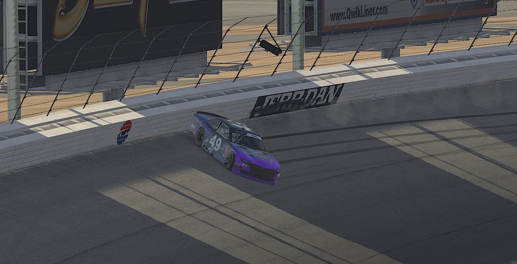 Creo que nuestro piloto <a href="/OutSimRacing/">Jordi Rosell</a> no ha entendido en que consiste el oval...pero aún así le deseamos mucha suerte esta noche en la segunda carrera de la <a href="/DriversparadeCb/">Drivers Parade Club</a> !

En la primera POLE y segundo puesto... a ver que ocurre hoy!

Start your engines...

#ComeToTheDarkSide