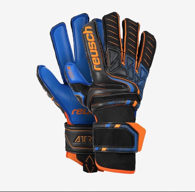 gkgloves1's tweet photo. 「大願成樹」のシーズンへ！湘南ベルマーレの富居大樹選手！

着用モデル
reusch アトラクト プロ G3

湘南の新守護神となった富居選手が着用するのはこのグローブ！今年のモデルはオレンジ・水色・黒がある湘南のGKユニフォーム全てに似合いすぎるカラーリングです！
#JリーグGK豆知識 https://t.co/KvZNxN29bw