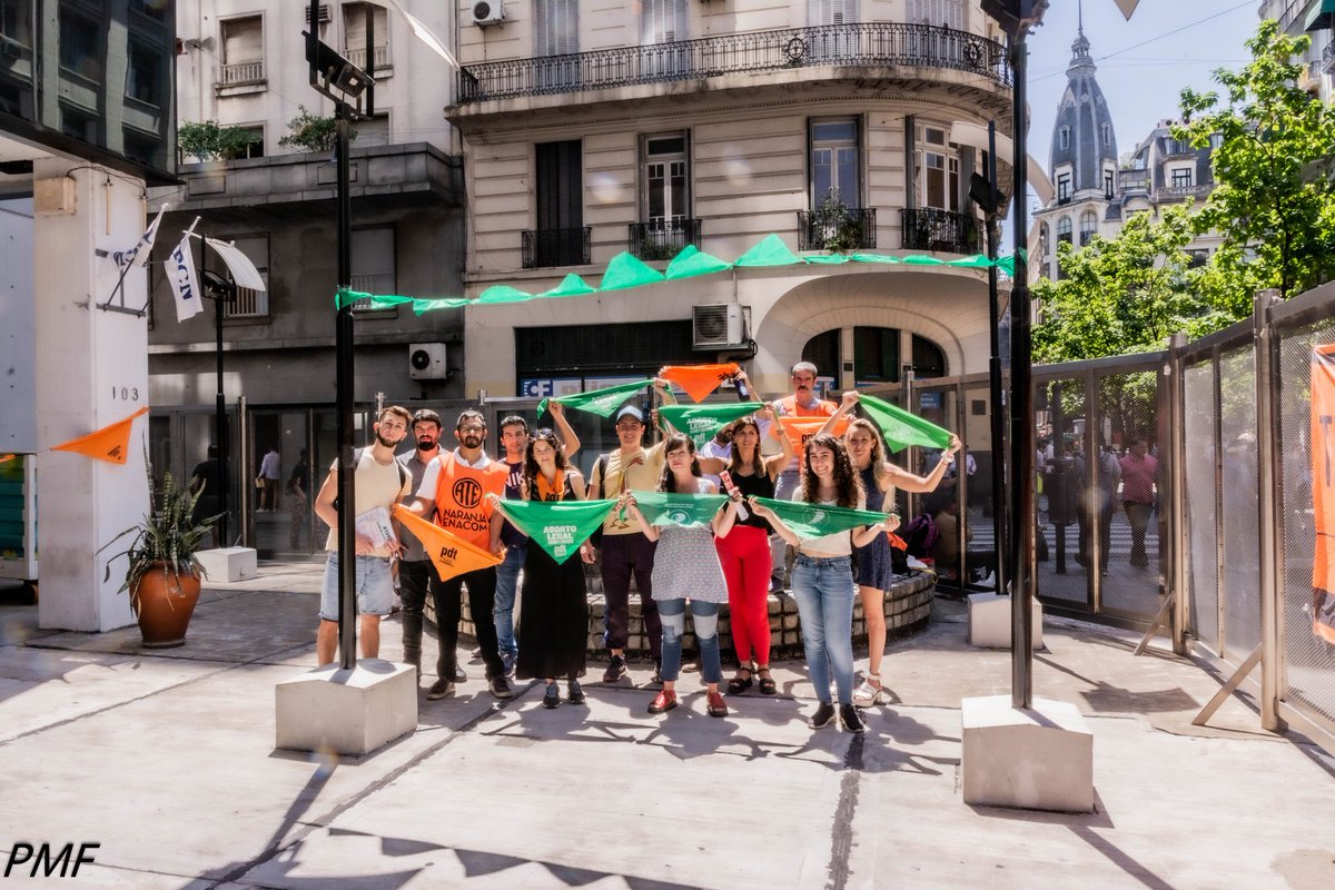 EnacomNaranja's tweet photo. Pañuelazo y Micrófono Abierto en @ENACOMArgentina con los testimonios de @emedemardel Y @LourdesAtalia 

#19F #AbortoLegal2020 https://t.co/6ilRbpulIU