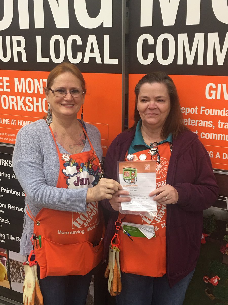 Jan recognizing Sylvia for great credit performance. Sylvia has 10 Credit Apps so far this week. Fantastic Job Sylvia!!