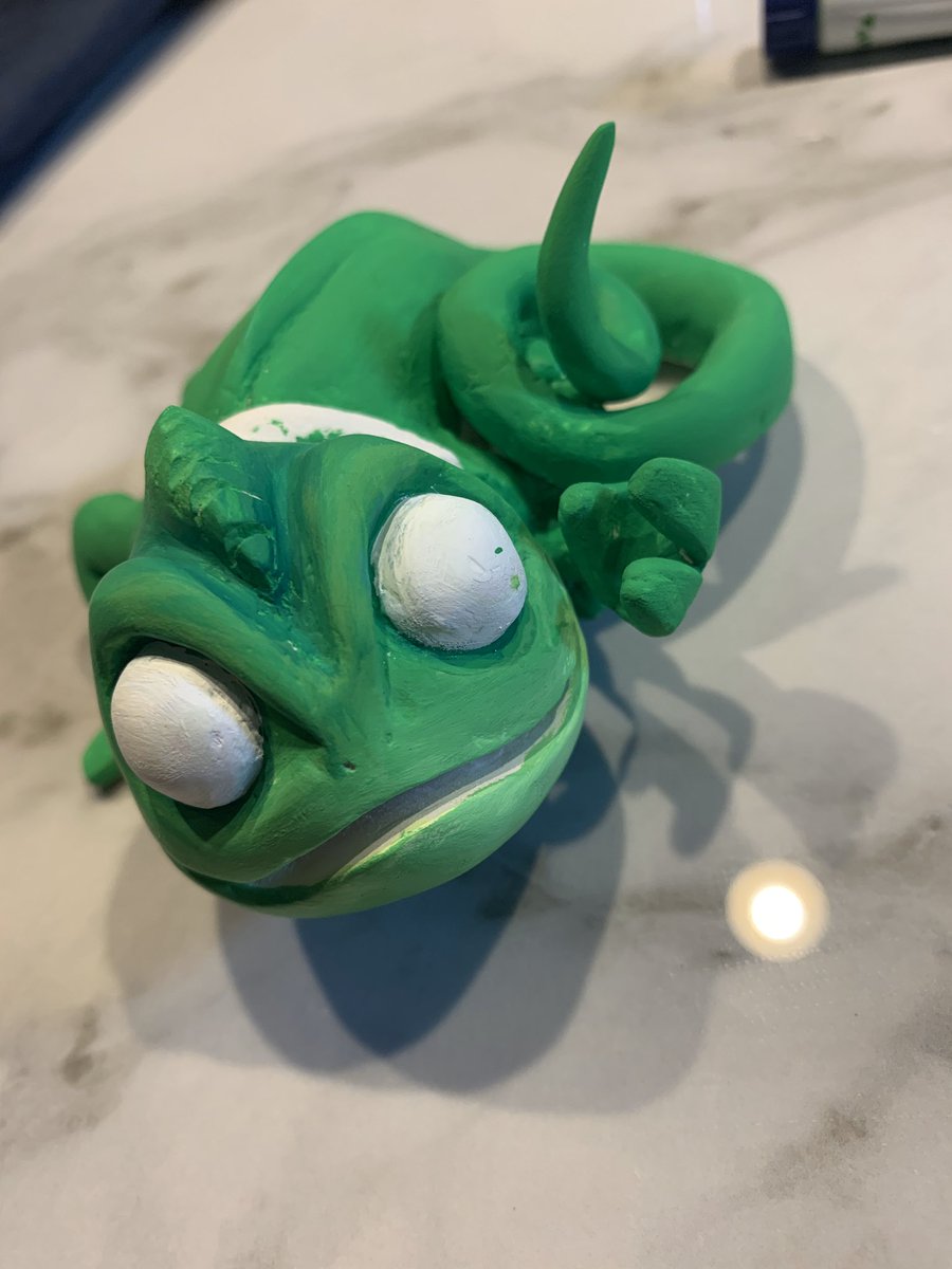 ラプンツェル パスカルのリングピロー Togetter