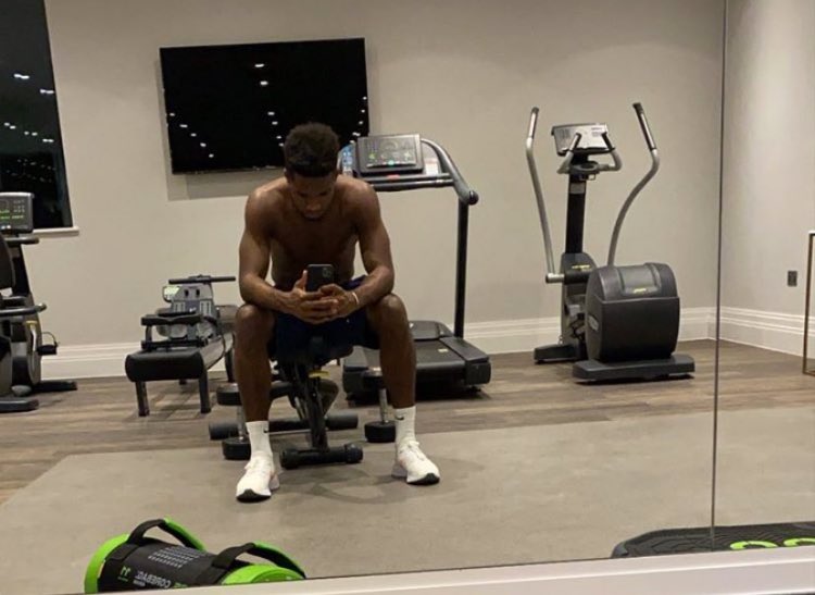 LastWordOnSpurs's tweet photo. 🏴󠁧󠁢󠁥󠁮󠁧󠁿 Tottenham Hotspur summer signing Ryan Sessegnon working away in the gym last night, despite being left of Spurs’ squad against RB Leipzig by head coach Josè Mourinho.

👊🏾 Determined.

#THFC #COYS #TOTRLB #UCL https://t.co/B0dobnq4fX
