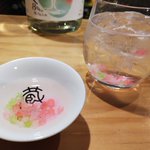 新しい日本酒の飲みかた!日本酒に金平糖をいれるだけで、可愛くて味も美味しい日本酒のできあがり。