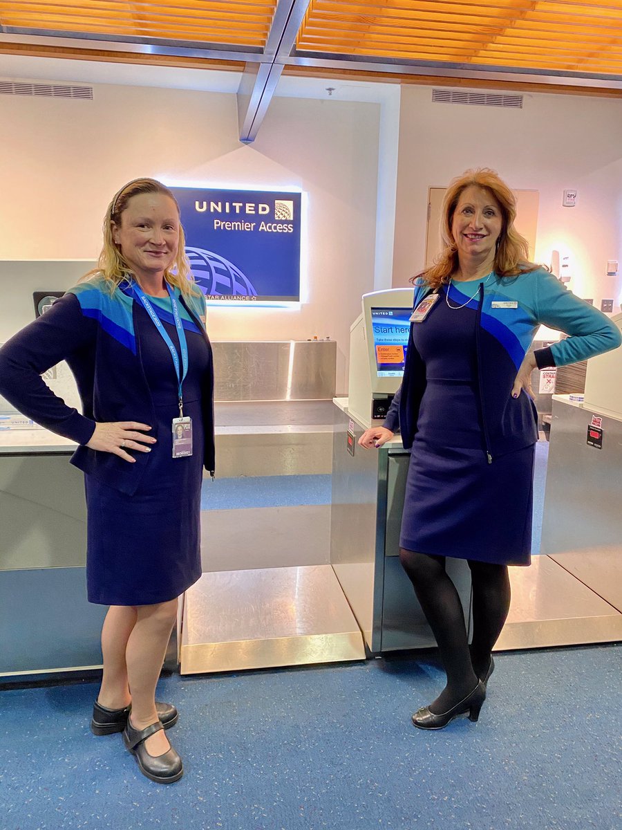 ccmccool1's tweet photo. PDXCS @ualcharlie @Tellinburg showing off their favorite look. Thank you wear testers! @EdwardLightle @weareunited @gokyo2016 #TeamPDXRocks https://t.co/1BoJdQqICp
