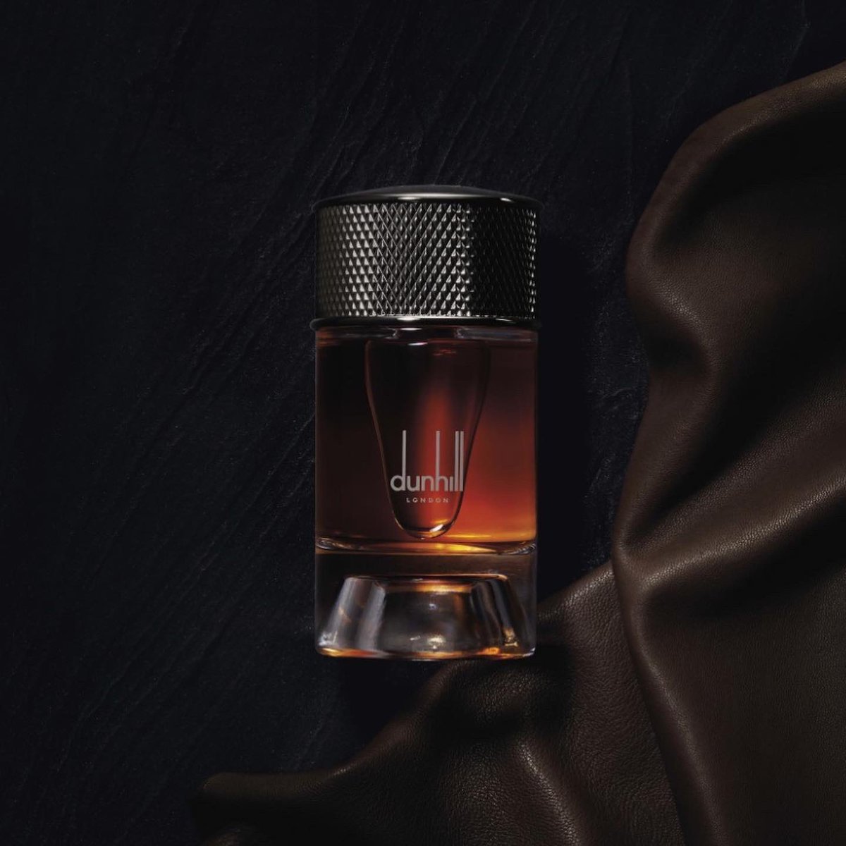 أرابيان ديزرت من دنهل •اصدار ٢٠١٩• للرجال
التركيز :  او دو بارفيوم
الحجم : ١٠٠مل
السعر : ٣٠﷼ عماني ــ ٣٠٠﷼ سعودي
لباقي التفاصيل يرجى زيارة الرابط: instagram.com/p/B8x-Z9ylE9D/…
#رابطة_عشاق_العطور